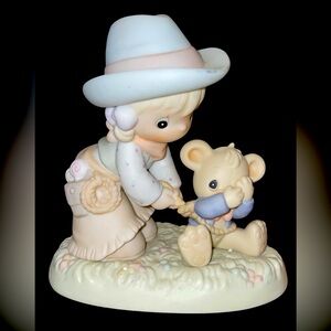 Precious Moments Figurine “I can’t Bear to Let You Go”